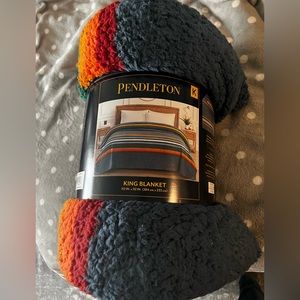 New Pendleton Sherpa King Blanket